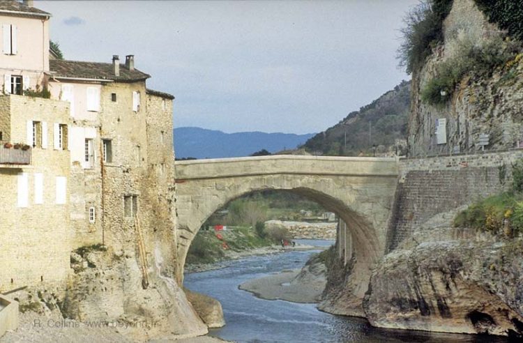 vaison-romaine085b-750x492