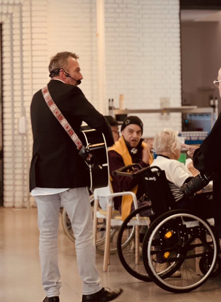 0040740F-97E8-4ABD-B91B-F200935D615C_1_201_a-750x1026