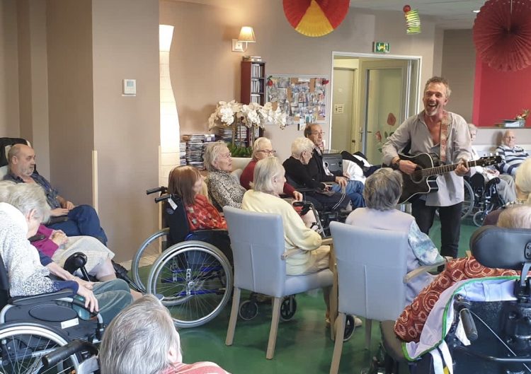 afa8d32b-ad5e-4807-a05c-574faece642a-750x529